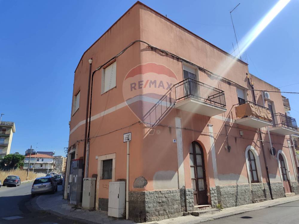 casa indipendente in vendita a Catania in zona Canalicchio