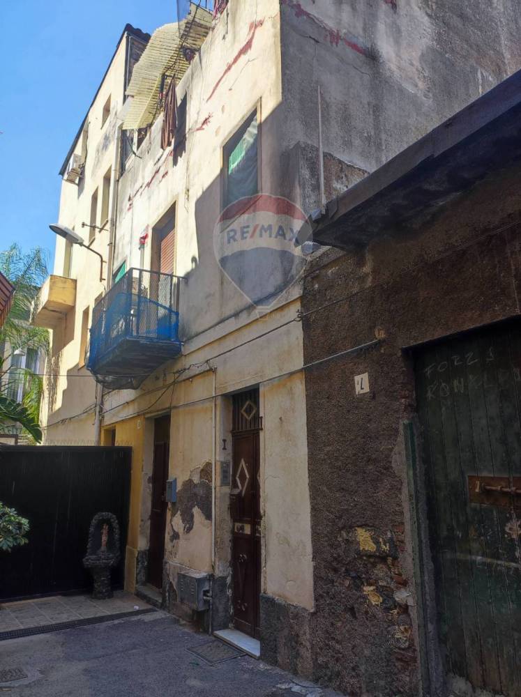 casa indipendente in vendita a Catania in zona Centro Storico