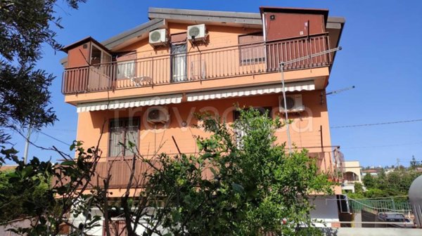 casa indipendente in vendita a Catania