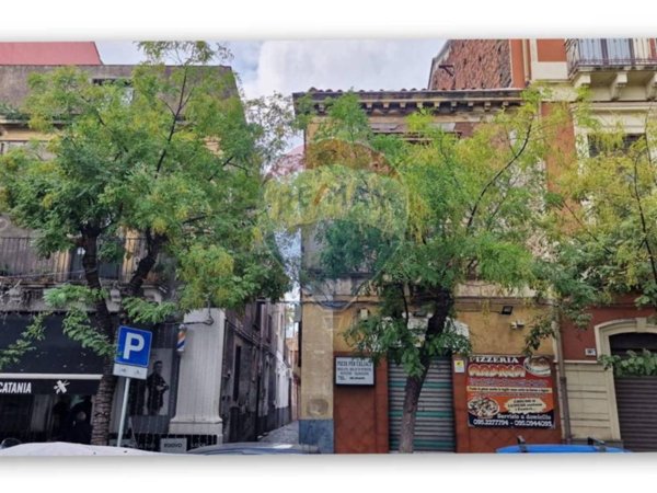casa indipendente in vendita a Catania in zona Centro Storico