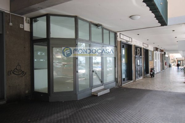 locale commerciale in vendita a Catania