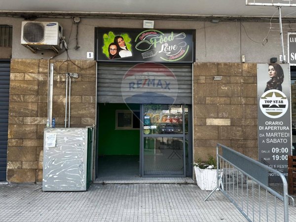 locale commerciale in vendita a Catania