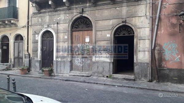 locale commerciale in vendita a Catania in zona Centro Storico