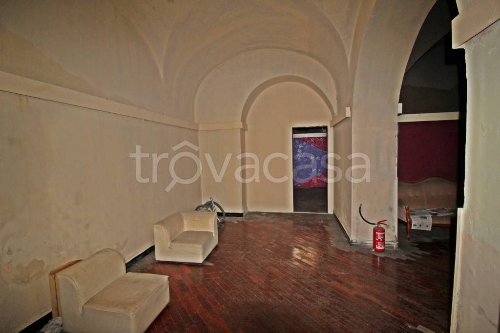 locale commerciale in vendita a Catania