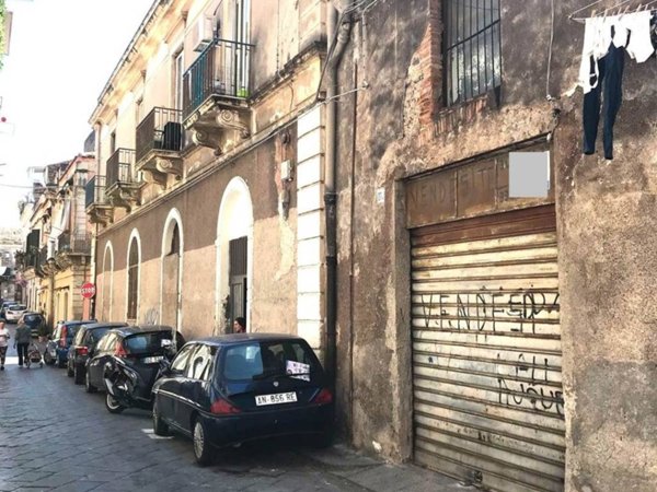 locale commerciale in vendita a Catania
