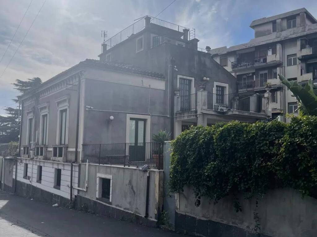 villa in vendita a Catania in zona Cibali