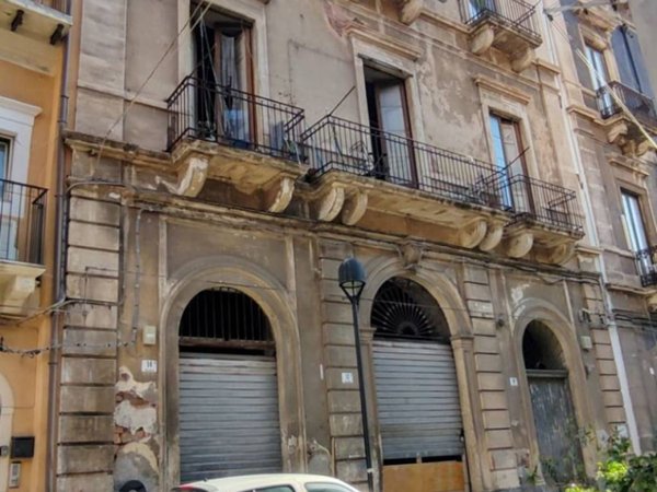 intera palazzina in vendita a Catania in zona Centro Storico
