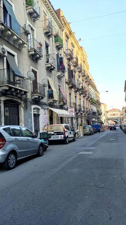 locale commerciale in vendita a Catania in zona Centro Storico