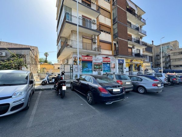 locale di sgombero in vendita a Catania