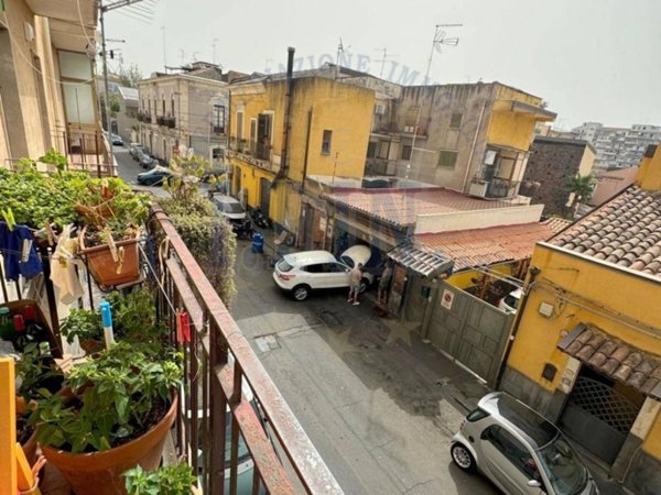 appartamento in vendita a Catania in zona Picanello