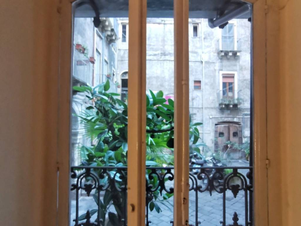 appartamento in vendita a Catania in zona Centro Storico