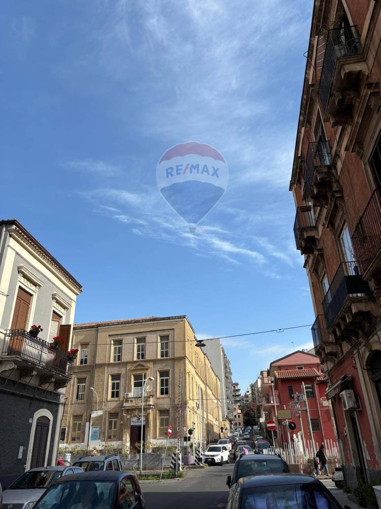 locale commerciale in vendita a Catania in zona Centro Storico
