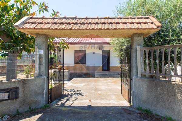 casa indipendente in vendita a Catania in zona Fontanarossa