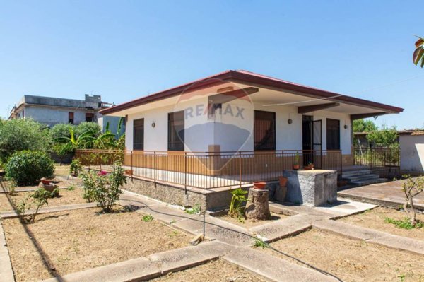 casa indipendente in vendita a Catania in zona Fontanarossa