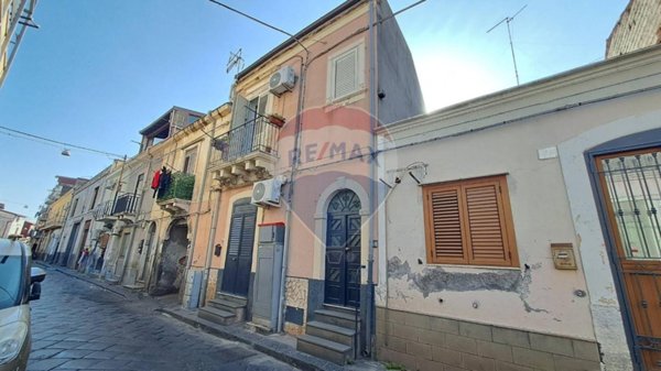 casa indipendente in vendita a Catania