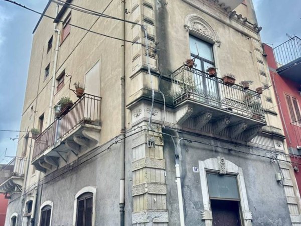 casa indipendente in vendita a Catania in zona Centro Storico
