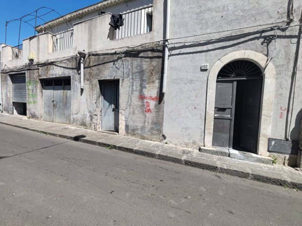 casa indipendente in vendita a Catania