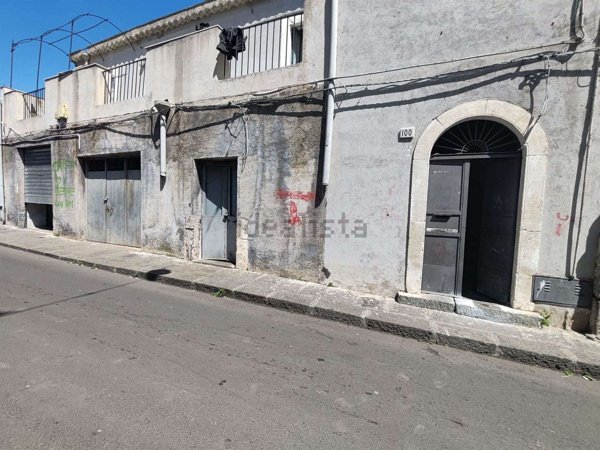 casa indipendente in vendita a Catania