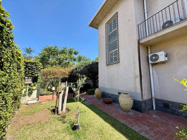 casa indipendente in vendita a Catania in zona Centro Storico