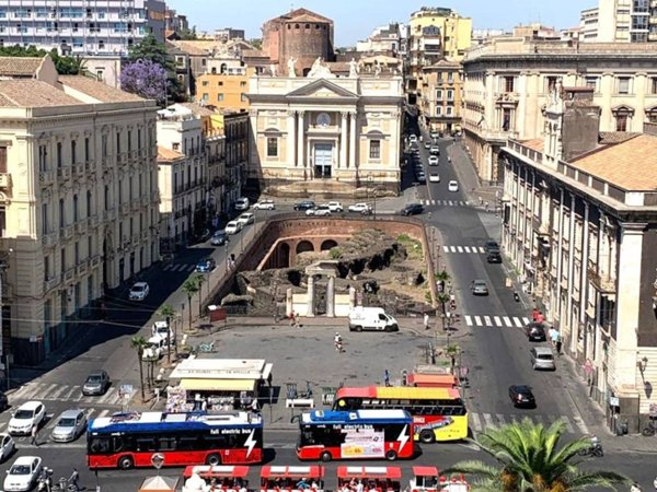 negozio in vendita a Catania in zona Centro Storico