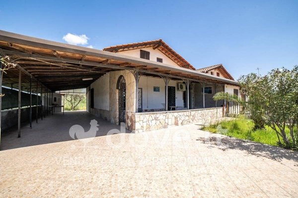 casa indipendente in vendita a Catania in zona Fontanarossa