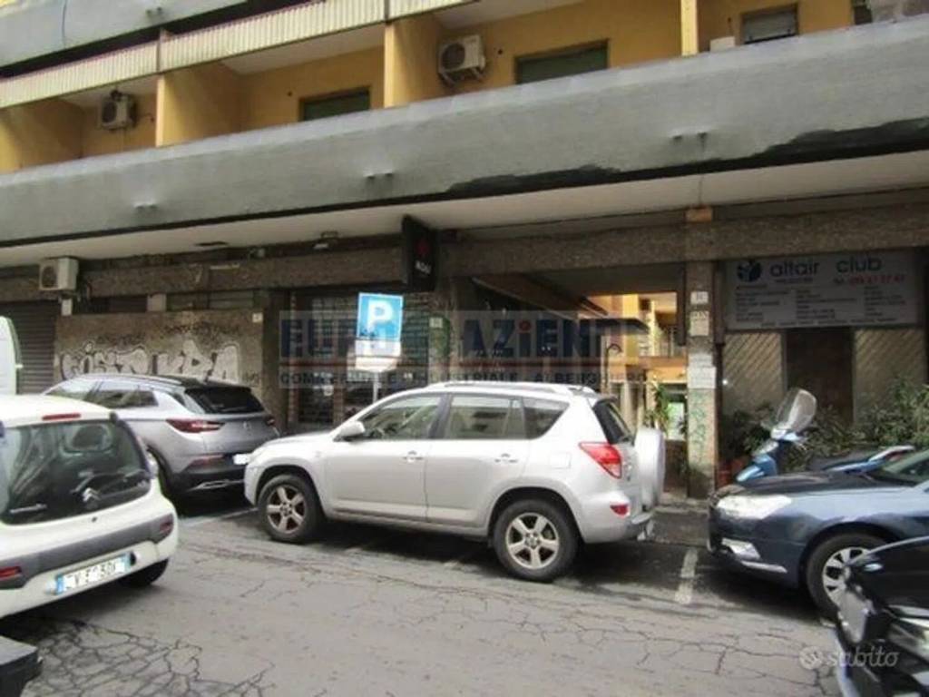 negozio in vendita a Catania in zona Ognina