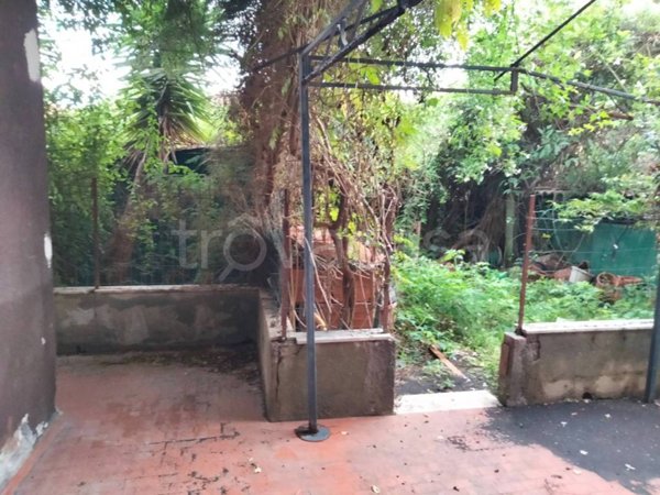 casa indipendente in vendita a Catania