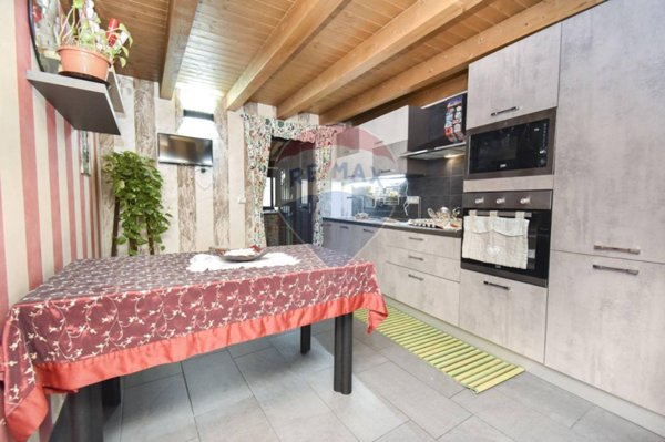 casa indipendente in vendita a Catania in zona Centro Storico