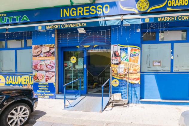 negozio in vendita a Catania in zona Ognina