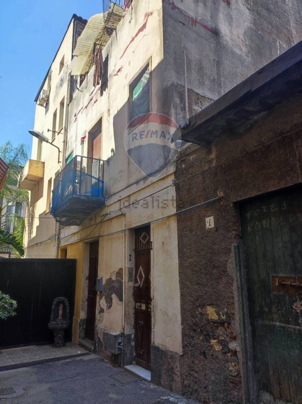 casa indipendente in vendita a Catania in zona Centro Storico