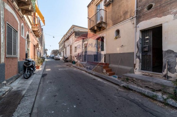 casa indipendente in vendita a Catania