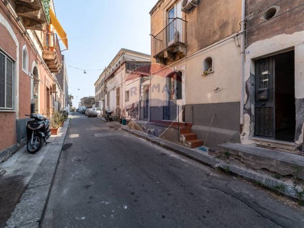 casa indipendente in vendita a Catania in zona Centro Storico