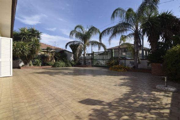 casa indipendente in vendita a Catania in zona Fontanarossa