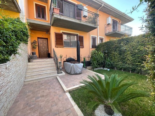 casa indipendente in vendita a Catania