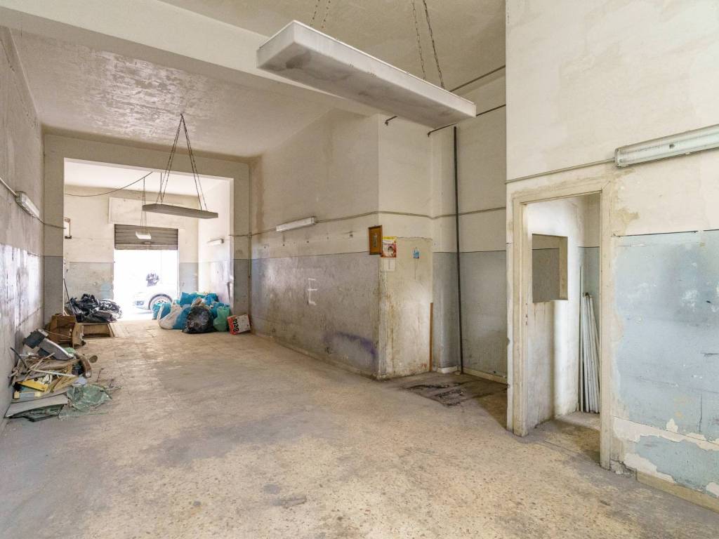 negozio in vendita a Catania in zona Centro Storico