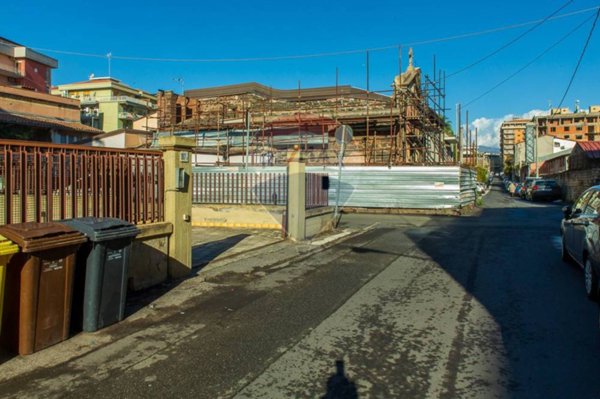 locale di sgombero in vendita a Catania