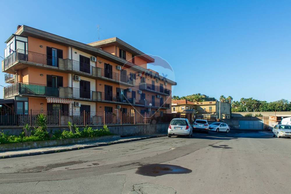locale commerciale in vendita a Catania