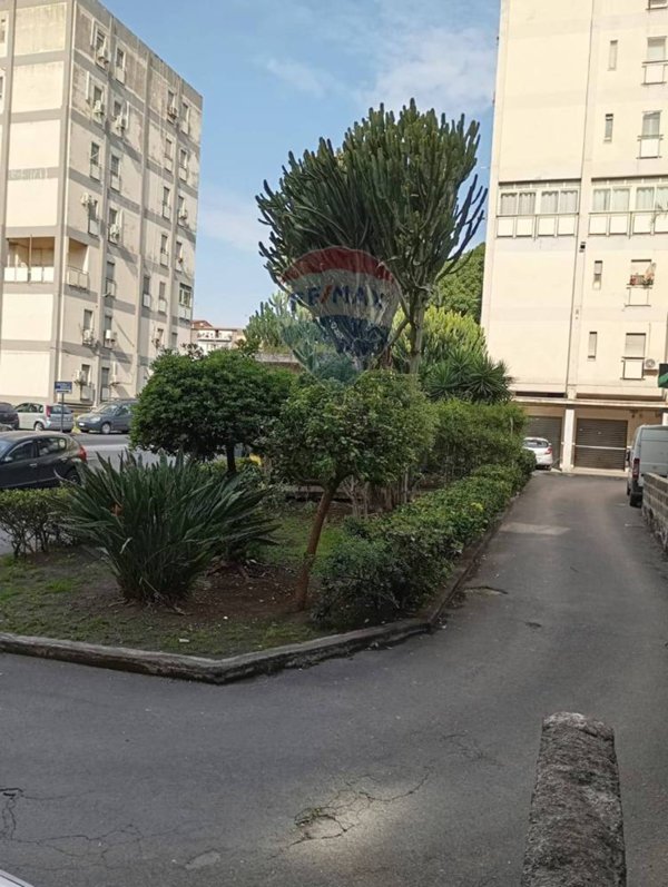 locale commerciale in vendita a Catania