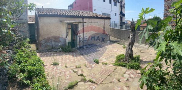 casa indipendente in vendita a Catania in zona Canalicchio