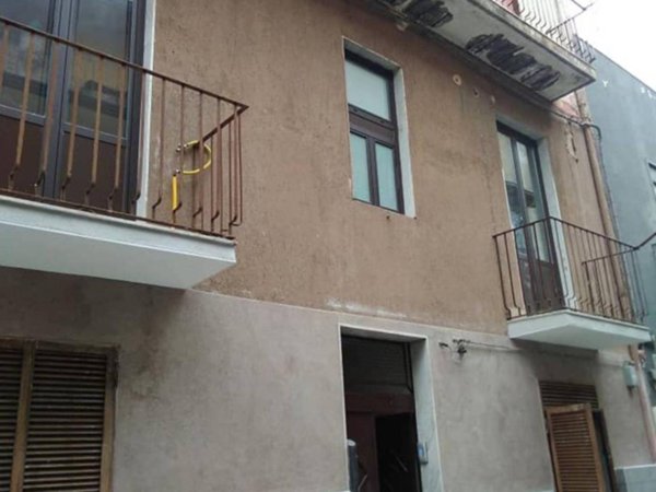 casa indipendente in vendita a Catania
