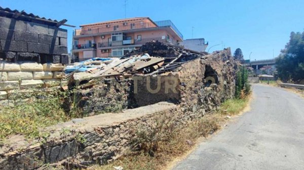 casa indipendente in vendita a Catania