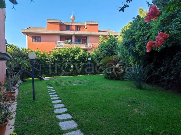 casa indipendente in vendita a Catania
