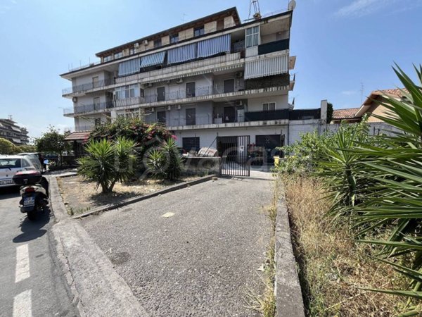 locale commerciale in vendita a Catania in zona Centro Storico