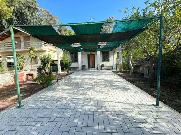 casa indipendente in vendita a Catania in zona Villaggio Delfino-Vaccarizzo