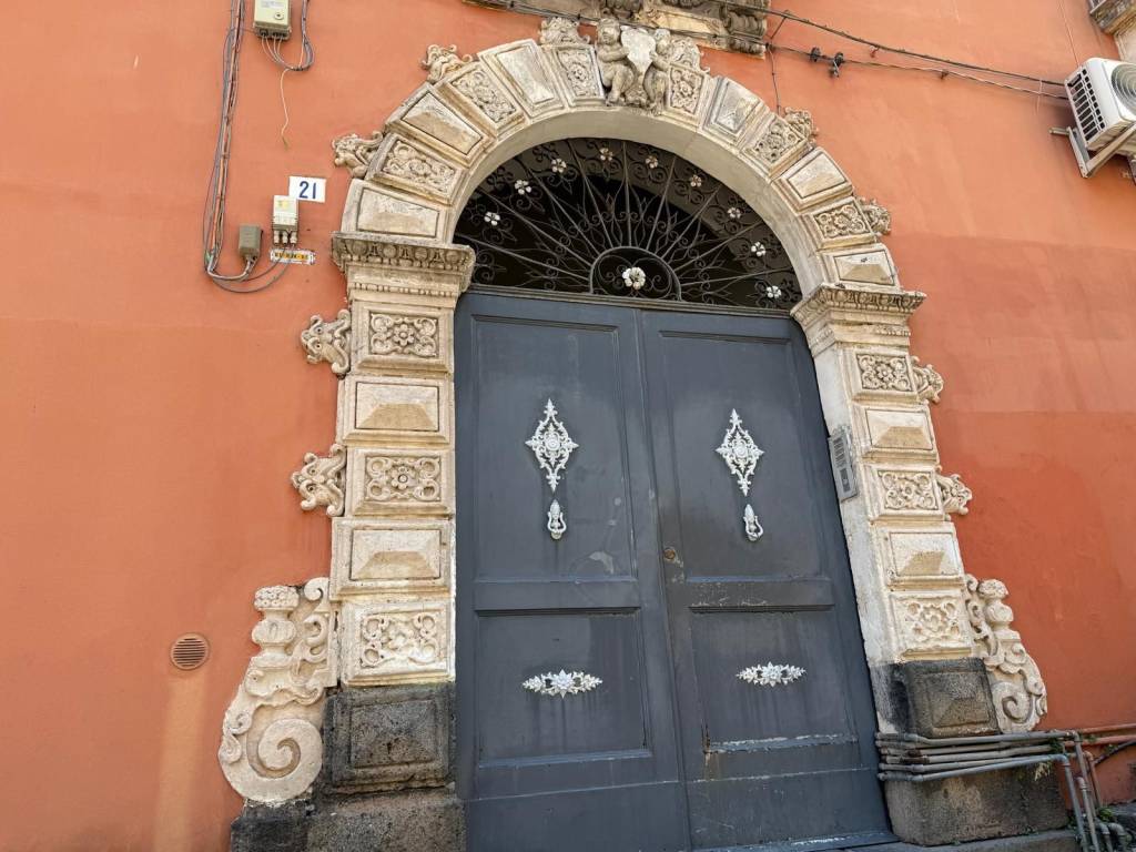 appartamento in vendita a Catania in zona Centro Storico