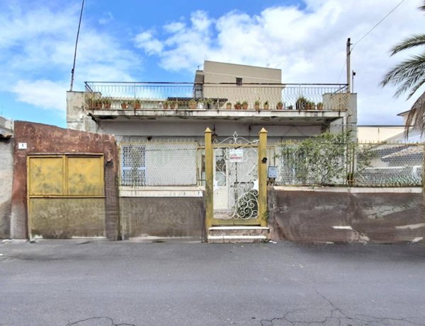 casa indipendente in vendita a Catania in zona Canalicchio