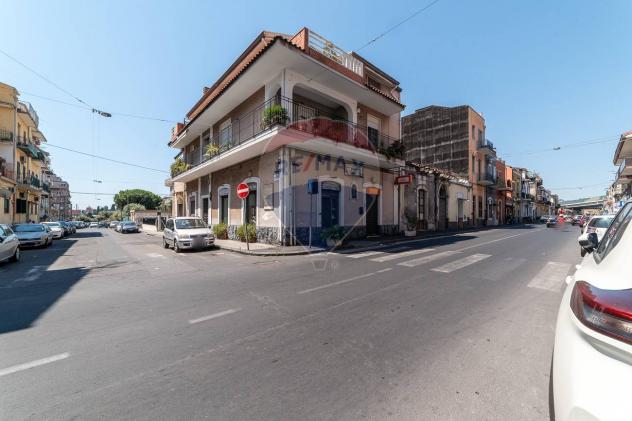 locale commerciale in vendita a Catania