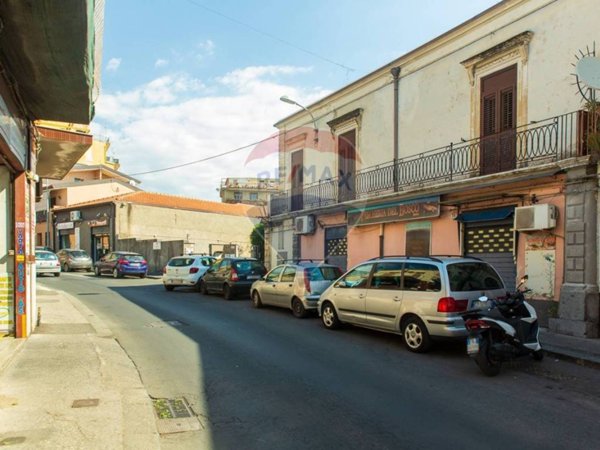casa indipendente in vendita a Catania