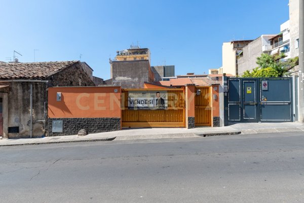 casa indipendente in vendita a Catania in zona Picanello