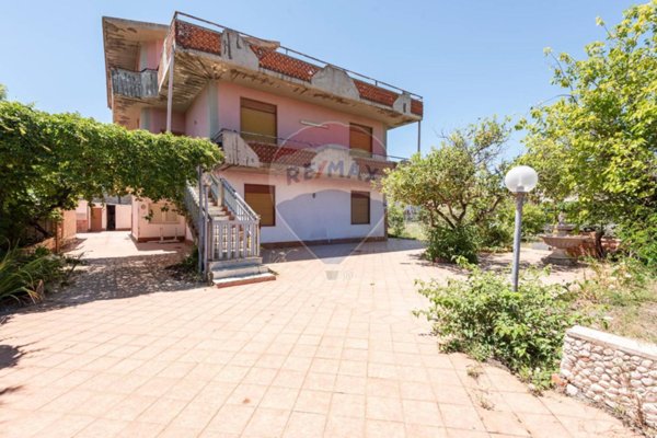 casa indipendente in vendita a Catania in zona Fontanarossa